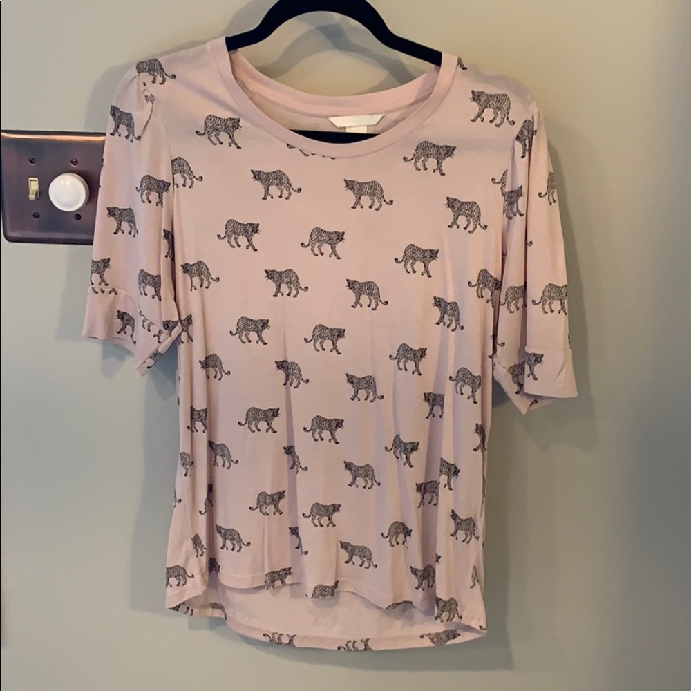 H&M Pale Pink Tee with Cheetahs Animal Print